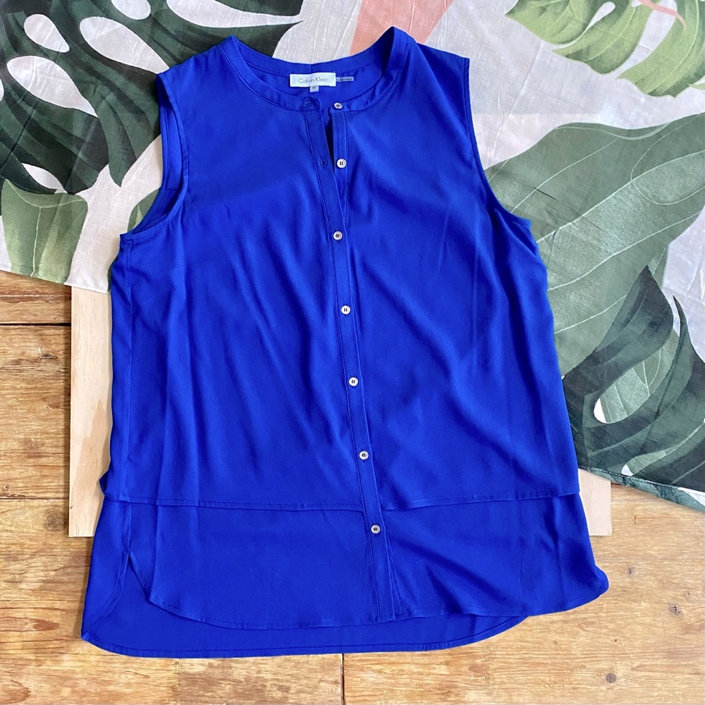 Beautiful Calvin Klein Sleeveless Button Front Top